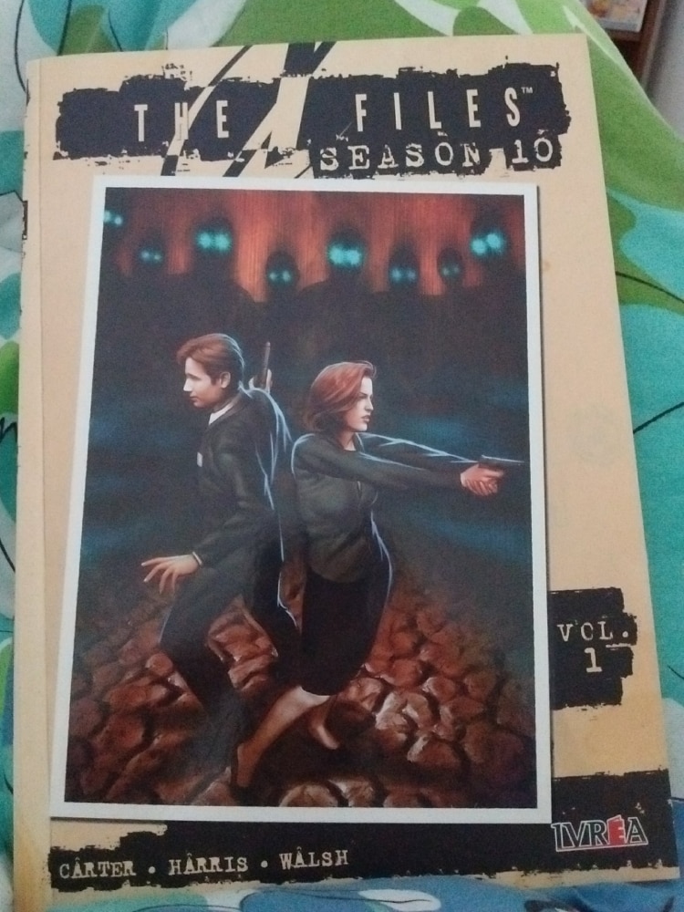 Joe Harris, Chris Carter, Karl Kesel -The X-Files Season 10 Vol. 1 - Tapa